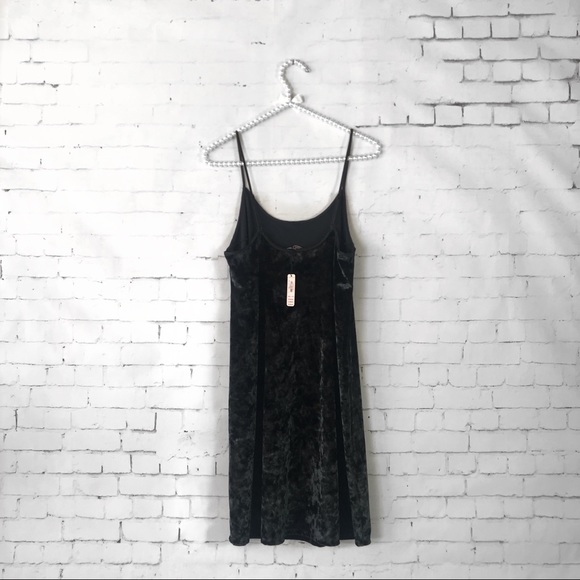 Victoria’s Secret Crushed Velvet Slip XS/S - Picture 6 of 8